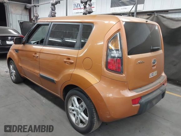 2011 Kia Soul + with VIN KNDJT2A22B7279422, listed as a IAAI auction lot 42077427 with 192,832 mi miles. Bid and sale history available at carsss.com. Image 3.
