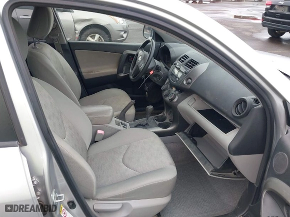 2011 Toyota RAV4 with VIN JTMZF4DV3B5040128, listed as a IAAI auction lot 40121543 with 93,195 mi miles. Bid and sale history available at carsss.com. Image 5.