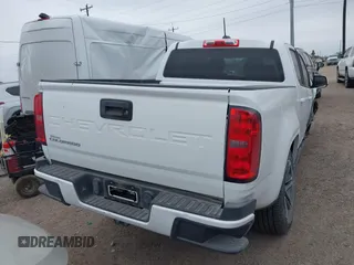 2021 Chevrolet Colorado 2WD Work Truck z VIN 1GCGSBEA2M1184525, wystawiony jako IAAI lot #41555605 z przebiegiem 35 847 mil mil oraz . Historia ofert i sprzedaży dostępna na DreamBid. Obrazek 4.