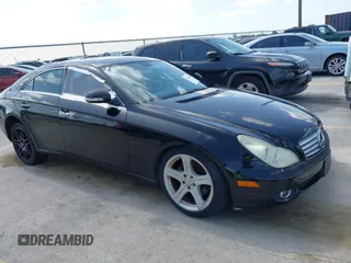 2006 Mercedes-Benz CLS 500 with VIN WDDDJ75X16A045664, listed as a IAAI auction lot 42720811 with 199,288 mi miles and . Bid and sale history available at DreamBid. Image 1.