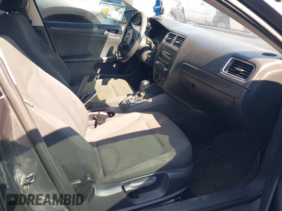 2014 Volkswagen Jetta S with VIN 3VW2K7AJ8EM231345, listed as a IAAI auction lot 42583321 with 129,988 mi miles and . Bid and sale history available at DreamBid. Image 5.