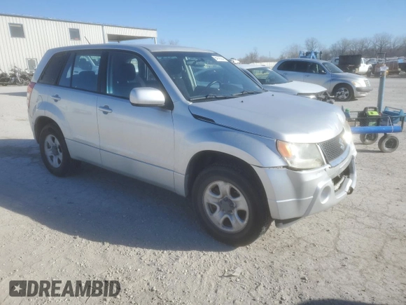 2006 Suzuki Grand Vitara z VIN JS3TE941364101882, wystawiony jako Copart lot #84143364 z przebiegiem 148 560 mil mil oraz Szkody całkowita. Historia ofert i sprzedaży dostępna na DreamBid. Obrazek 4.