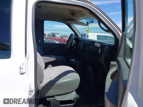 2013 Chevrolet Express Passenger LT with VIN 1GAZG1FG4D1149033, listed as a IAAI auction lot 41679269 with 204,020 mi miles and . Bid and sale history available at DreamBid. Image 5.