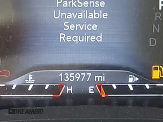 2019 Jeep Cherokee Limited с VIN 1C4PJLDBXKD433958, выставлен на аукционе IAAI как лот 41718399 с пробегом 135 977 миль миль и . История ставок и продаж доступна на DreamBid. Изображение 16.
