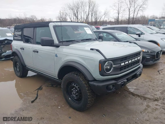 2023 Ford Bronco with VIN 1FMDE5BH4PLB16762, listed as a IAAI auction lot 41918584 with 32,527 mi miles. Bid and sale history available at carsss.com. Image 1.