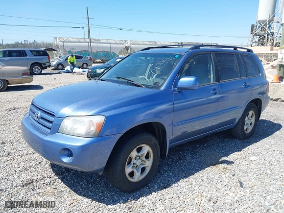 2005 Toyota Highlander with VIN JTEHD21A250037810, listed as a IAAI auction lot 42010190 with 181,645 mi miles. Bid and sale history available at carsss.com. Image 2.
