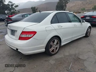 2011 Mercedes-Benz C 300 Sport с VIN WDDGF5EB3BR147552, выставлен на аукционе IAAI как лот 42496357 с пробегом 162 754 миль миль и . История ставок и продаж доступна на DreamBid. Изображение 4.