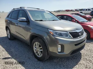 2014 Kia Sorento LX with VIN 5XYKT4A78EG490630, listed as a Copart auction lot 52450005 with 154,116 mi miles and Salvage Title. Bid and sale history available at carsss.com. Image 4.