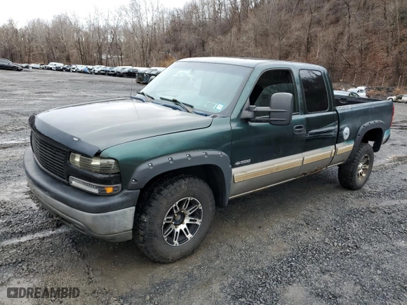 2002 Chevrolet Silverado 1500 LT with VIN 2GCEK19T721290666, listed as a Copart auction lot 48002255 with 220,193 mi miles and Clean Title. Bid and sale history available at carsss.com. Image 1.