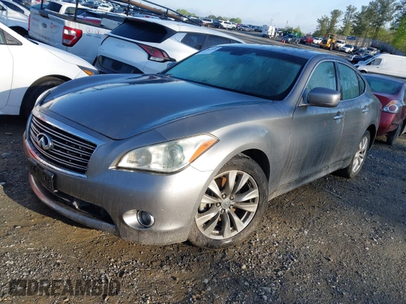 2012 Infiniti M z VIN JN1BY1AP4CM331103, wystawiony jako IAAI lot #41961458 z przebiegiem 108 375 mil mil oraz . Historia ofert i sprzedaży dostępna na DreamBid. Obrazek 2.