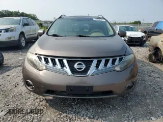 2010 Nissan Murano SL z VIN JN8AZ1MWXAW129252, wystawiony jako Copart lot #59054305 z przebiegiem 148 591 mil mil oraz Czysty tytuł • Clean title. Historia ofert i sprzedaży dostępna na DreamBid. Obrazek 5.