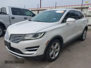 2017 Lincoln MKC Premiere z VIN 5LMCJ1C99HUL69530, wystawiony jako IAAI lot #42278151 z przebiegiem 45 809 mil mil oraz . Historia ofert i sprzedaży dostępna na DreamBid. Obrazek 20.
