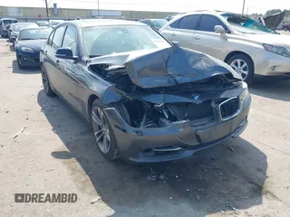 2012 BMW 3 Series 335i z VIN WBA3A9C57CFX59667, wystawiony jako IAAI lot #42055544 z przebiegiem Nie podano mil oraz . Historia ofert i sprzedaży dostępna na DreamBid. Obrazek 1.