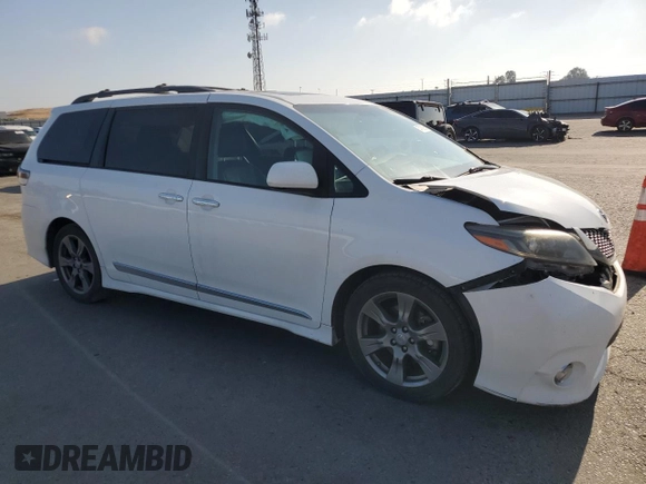 2017 Toyota Sienna SE z VIN 5TDXZ3DC9HS870641, wystawiony jako Copart lot #54788935 z przebiegiem 109 879 mil mil oraz Szkoda całkowita • Salvage title. Historia ofert i sprzedaży dostępna na DreamBid. Obrazek 4.