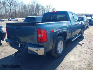 2011 Chevrolet Silverado 1500 LT with VIN 1GCRKSE33BZ385276, listed as a IAAI auction lot 41886379 with 221,007 mi miles. Bid and sale history available at carsss.com. Image 4.
