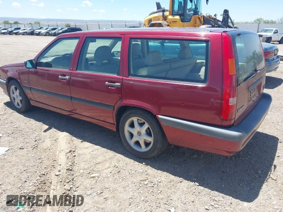 1997 Volvo 850 с VIN YV1LW5647V2322448, выставлен на аукционе IAAI как лот 42311389 с пробегом 162 547 миль миль и . История ставок и продаж доступна на DreamBid. Изображение 3.