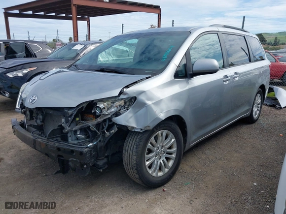 2016 Toyota Sienna XLE with VIN 5TDYK3DC8GS717370, listed as a IAAI auction lot 41840604 with 134,726 mi miles. Bid and sale history available at carsss.com. Image 18.