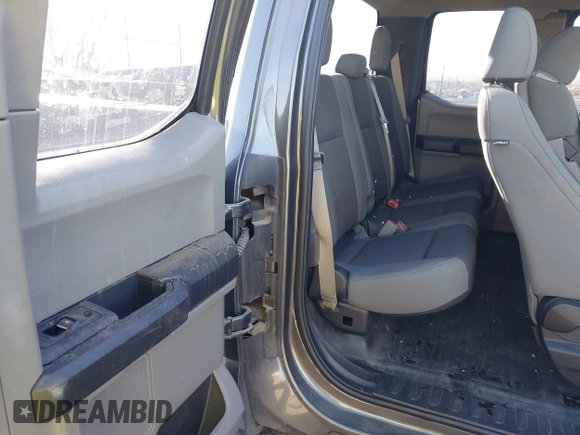 2016 Ford F-150 XL with VIN 1FTEX1CP9GKE73653, listed as a IAAI auction lot 41221832 with 95,028 mi miles and . Bid and sale history available at carsss.com. Image 8.