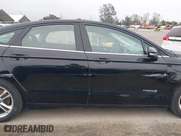2016 Ford Fusion SE Hybrid with VIN 3FA6P0LU5GR356433, listed as a IAAI auction lot 41799204 with 157,670 mi miles. Bid and sale history available at carsss.com. Image 13.