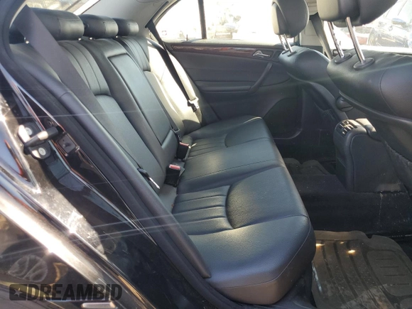 2007 Mercedes-Benz C 350 Sport z VIN WDBRF56H17F854050, wystawiony jako Copart lot #72775334 z przebiegiem 142 960 mil mil oraz Szkoda całkowita • Salvage title. Historia ofert i sprzedaży dostępna na DreamBid. Obrazek 10.