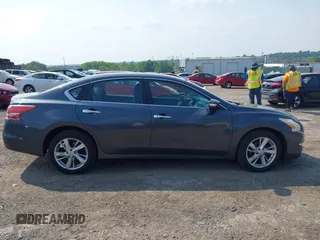 2013 Nissan Altima SL with VIN 1N4AL3AP7DC137780, listed as a IAAI auction lot 42482054 with 123,835 mi miles and . Bid and sale history available at DreamBid. Image 12.