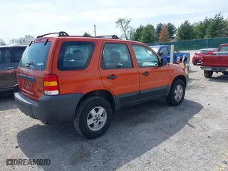 2007 Ford Escape XLS with VIN 1FMYU02Z27KA04600, listed as a IAAI auction lot 42059639 with 141,296 mi miles. Bid and sale history available at carsss.com. Image 4.