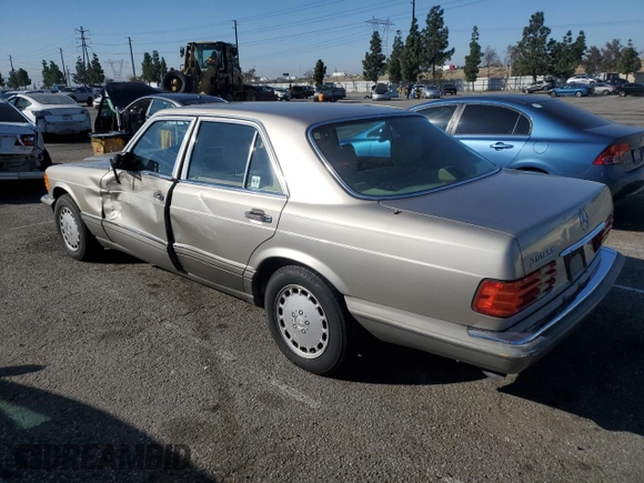 1989 Mercedes-Benz 300 with VIN WDBCA24DXKA468784, listed as a Copart auction lot 46307885 with 233,061 mi miles and Salvage Title. Bid and sale history available at DreamBid. Image 2.