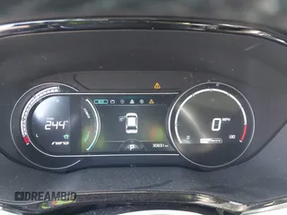 2020 Kia Niro EX Premium with VIN KNDCE3LG1L5071000, listed as a IAAI auction lot 42164125 with 30,831 mi miles and . Bid and sale history available at DreamBid. Image 7.