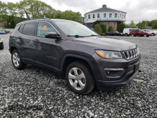2020 Jeep Compass Latitude with VIN 3C4NJDBB2LT228128, listed as a Copart auction lot 57214605 with 46,218 mi miles and Salvage title. Bid and sale history available at DreamBid. Image 4.