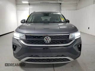 2024 Volkswagen Taos SE z VIN 3VVSX7B2XRM047527, wystawiony jako Copart lot #57903085 z przebiegiem 30 960 mil mil oraz Czysty tytuł • Clean title. Historia ofert i sprzedaży dostępna na DreamBid. Obrazek 5.