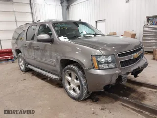 2013 Chevrolet Suburban LT with VIN 1GNSKJE76DR375916, listed as a IAAI auction lot 41588724 with 281,808 mi miles. Bid and sale history available at carsss.com. Image 1.