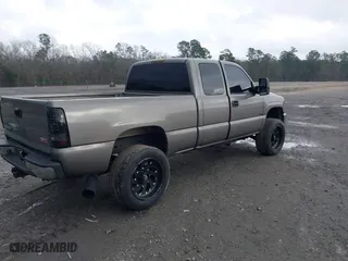 2007 GMC Sierra 2500HD Classic SLE1 with VIN 1GTHK29D47E186976, listed as a IAAI auction lot 41644961 with 442,073 mi miles. Bid and sale history available at carsss.com. Image 4.
