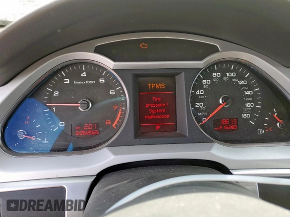 2009 Audi A6 z VIN WAUAH74F59N019256, wystawiony jako Copart lot #50632735 z przebiegiem 215 289 mil mil oraz Czysty tytuł • Clean title. Historia ofert i sprzedaży dostępna na DreamBid. Obrazek 9.