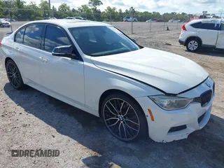 2015 BMW 3 Series 328i xDrive z VIN WBA3B3C58FF548041, wystawiony jako IAAI lot #42038075 z przebiegiem 113 974 mil mil oraz . Historia ofert i sprzedaży dostępna na DreamBid. Obrazek 1.