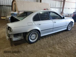 2000 BMW 5 Series 528iA with VIN WBADM6342YGU13478, listed as a Copart auction lot 59403404 with 0 mi miles and Salvage Title. Bid and sale history available at carsss.com. Image 3.