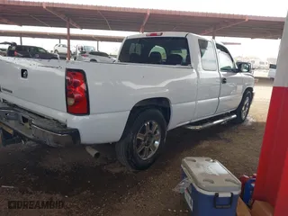 2006 Chevrolet Silverado 1500 LT1 with VIN 2GCEC19Z861343690, listed as a IAAI auction lot 41900168 with 198,206 mi miles. Bid and sale history available at carsss.com. Image 4.