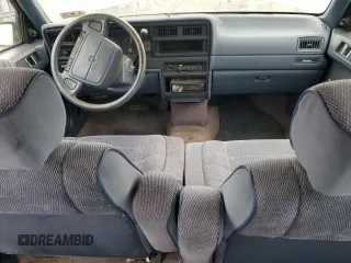 1991 Plymouth Acclaim z VIN 1P3XA4633MF523214, wystawiony jako Copart lot #55908665 z przebiegiem 90 332 mil mil oraz Tytuł czysty. Historia ofert i sprzedaży dostępna na DreamBid. Obrazek 8.
