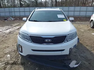 2015 Kia Sorento EX with VIN 5XYKU4A7XFG638114, listed as a IAAI auction lot 41429929 with 160,891 mi miles. Bid and sale history available at carsss.com. Image 12.