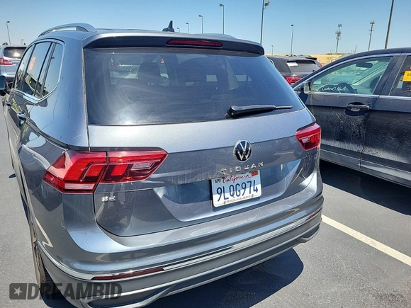 2024 Volkswagen Tiguan SE with VIN 3VV3B7AX8RM107014, listed as a IAAI auction lot 42734341 with 27,789 mi miles and . Bid and sale history available at DreamBid. Image 24.