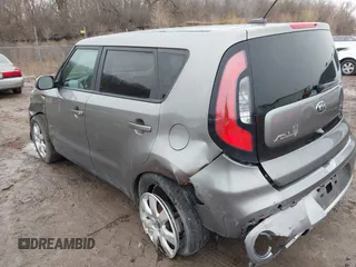 2018 Kia Soul + with VIN KNDJP3A55J7511773, listed as a IAAI auction lot 41747763 with 62,228 mi miles. Bid and sale history available at carsss.com. Image 3.