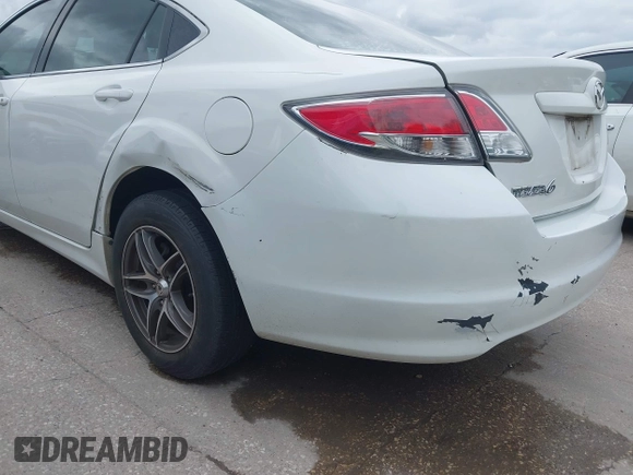 2011 Mazda Mazda6 i Sport with VIN 1YVHZ8BH7B5M09039, listed as a IAAI auction lot 41917414 with 134,688 mi miles. Bid and sale history available at carsss.com. Image 13.