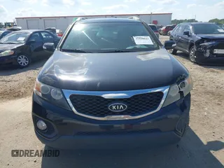 2013 Kia Sorento EX с VIN 5XYKU3A62DG348688, выставлен на аукционе IAAI как лот 42216843 с пробегом 231 471 миль миль и . История ставок и продаж доступна на DreamBid. Изображение 13.