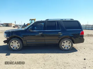 2012 Lincoln Navigator z VIN 5LMJJ2J56CEL07597, wystawiony jako IAAI lot #41732470 z przebiegiem 189 141 mil mil oraz . Historia ofert i sprzedaży dostępna na DreamBid. Obrazek 15.