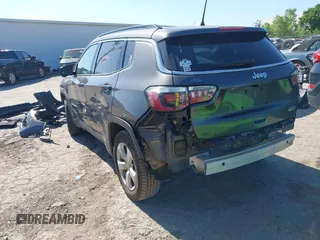 2020 Jeep Compass Latitude z VIN 3C4NJCBB6LT229969, wystawiony jako IAAI lot #42232500 z przebiegiem 86 501 mil mil oraz . Historia ofert i sprzedaży dostępna na DreamBid. Obrazek 3.