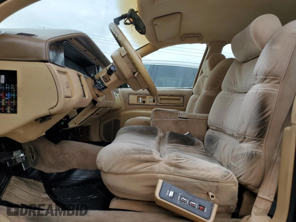 1992 Buick Roadmaster Ltd with VIN 1G4BT5372NR429421, listed as a Copart auction lot 80571884 with 241,640 mi miles and Non Repairable. Bid and sale history available at DreamBid. Image 7.
