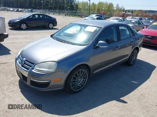 2006 Volkswagen Jetta Sedan Value Edition with VIN 3VWPF71K06M710458, listed as a IAAI auction lot 42045441 with 135,260 mi miles. Bid and sale history available at carsss.com. Image 2.