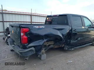 2019 Chevrolet Silverado 1500 LT with VIN 3GCUYDED0KG168295, listed as a IAAI auction lot 40256641 with 102,415 mi miles. Bid and sale history available at carsss.com. Image 6.