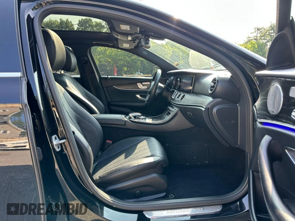 2019 Mercedes-Benz E 300 with VIN WDDZF4KB0KA511559, listed as a Copart auction lot 60793575 with 66,347 mi miles and Clean title. Bid and sale history available at DreamBid. Image 8.