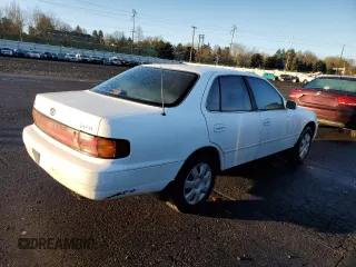 1994 Toyota Camry LE z VIN 4T1GK12E6RU003154, wystawiony jako Copart lot #41506975 z przebiegiem 142 037 mil mil oraz Szkoda całkowita • Salvage title. Historia ofert i sprzedaży dostępna na DreamBid. Obrazek 3.
