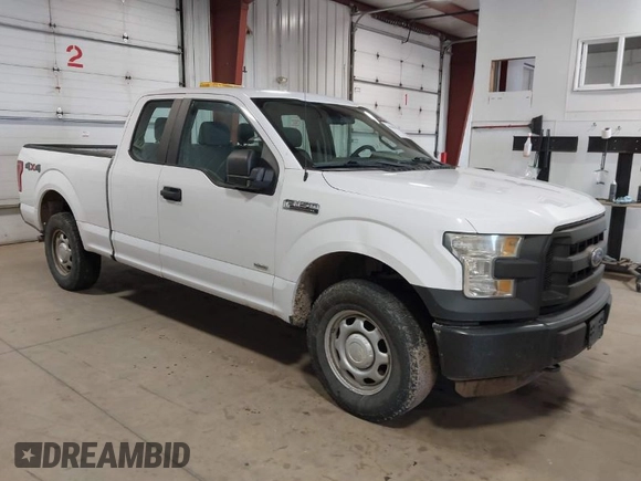 2015 Ford F-150 XLT with VIN 1FTEX1EP6FKE21697, listed as a IAAI auction lot 41960136 with 199,653 mi miles. Bid and sale history available at carsss.com. Image 1.